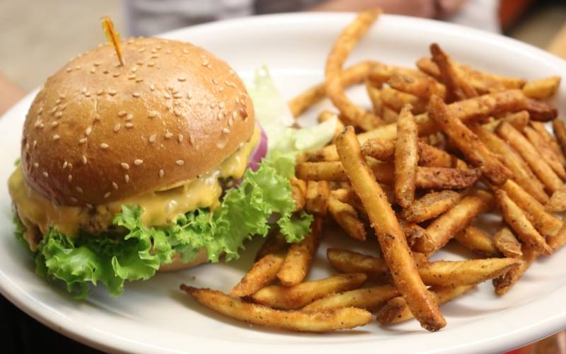 Flakey Cream Do-Nuts & Coffee Shop | cafe | 441 Center St, Healdsburg, CA 95448, USA | 7074333895 OR +1 707-433-3895