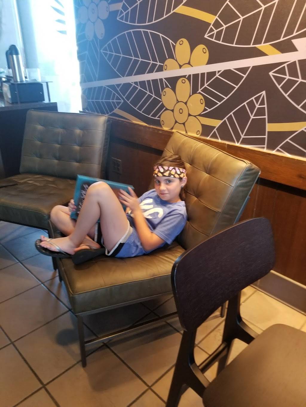 Starbucks | cafe | 15094 S, S Black Bob Rd, Olathe, KS 66062, USA | 9137687438 OR +1 913-768-7438