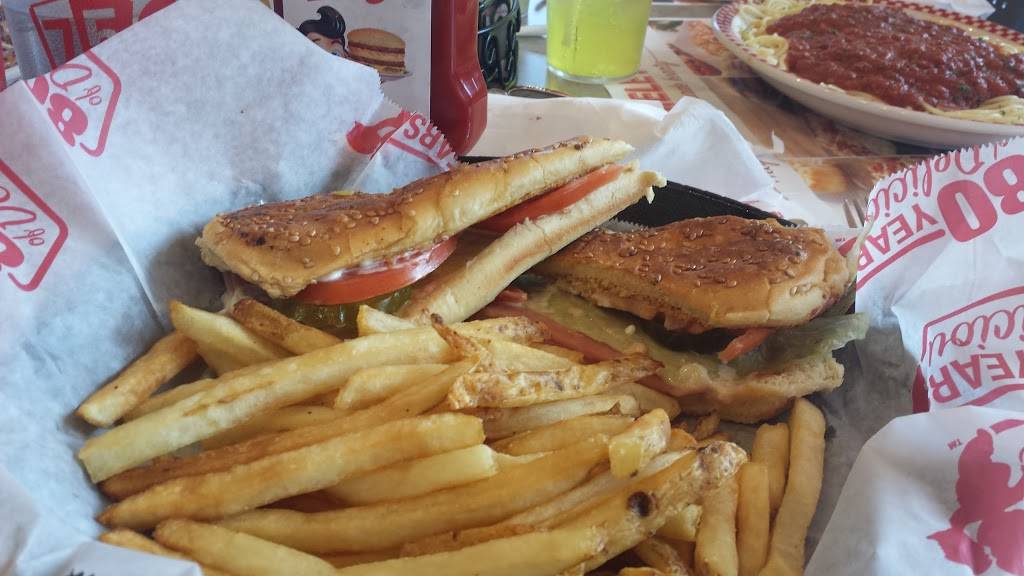 Big Boy | restaurant | 29300 23 Mile Rd, Chesterfield, MI 48047, USA | 5869491700 OR +1 586-949-1700