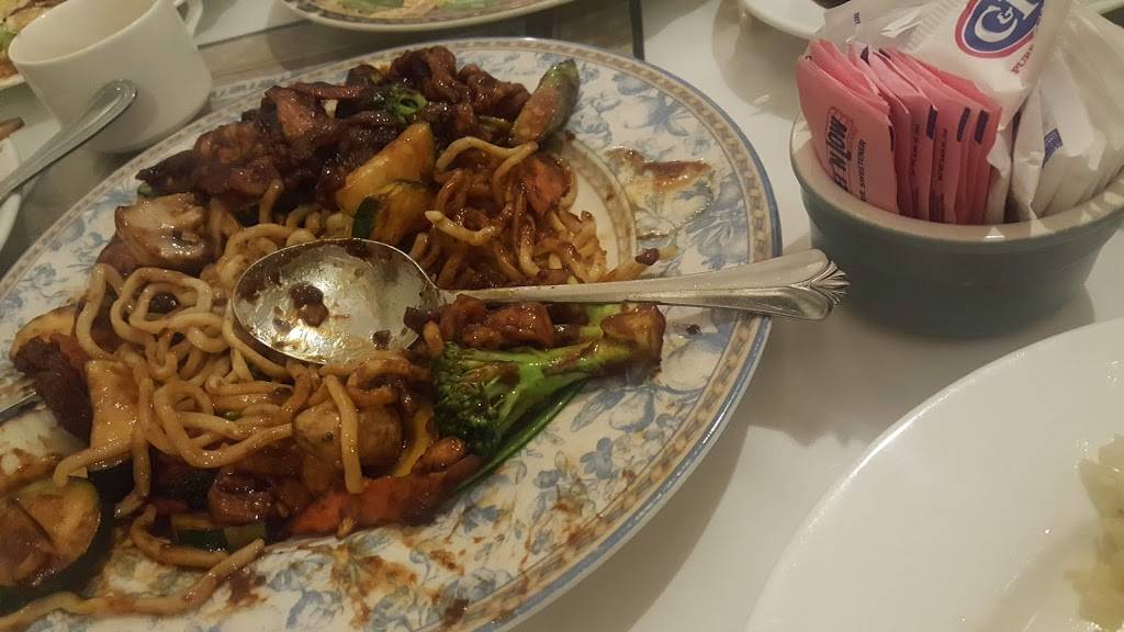 Alices | restaurant | 1599 Sanchez St, San Francisco, CA 94131, USA | 4152828999 OR +1 415-282-8999