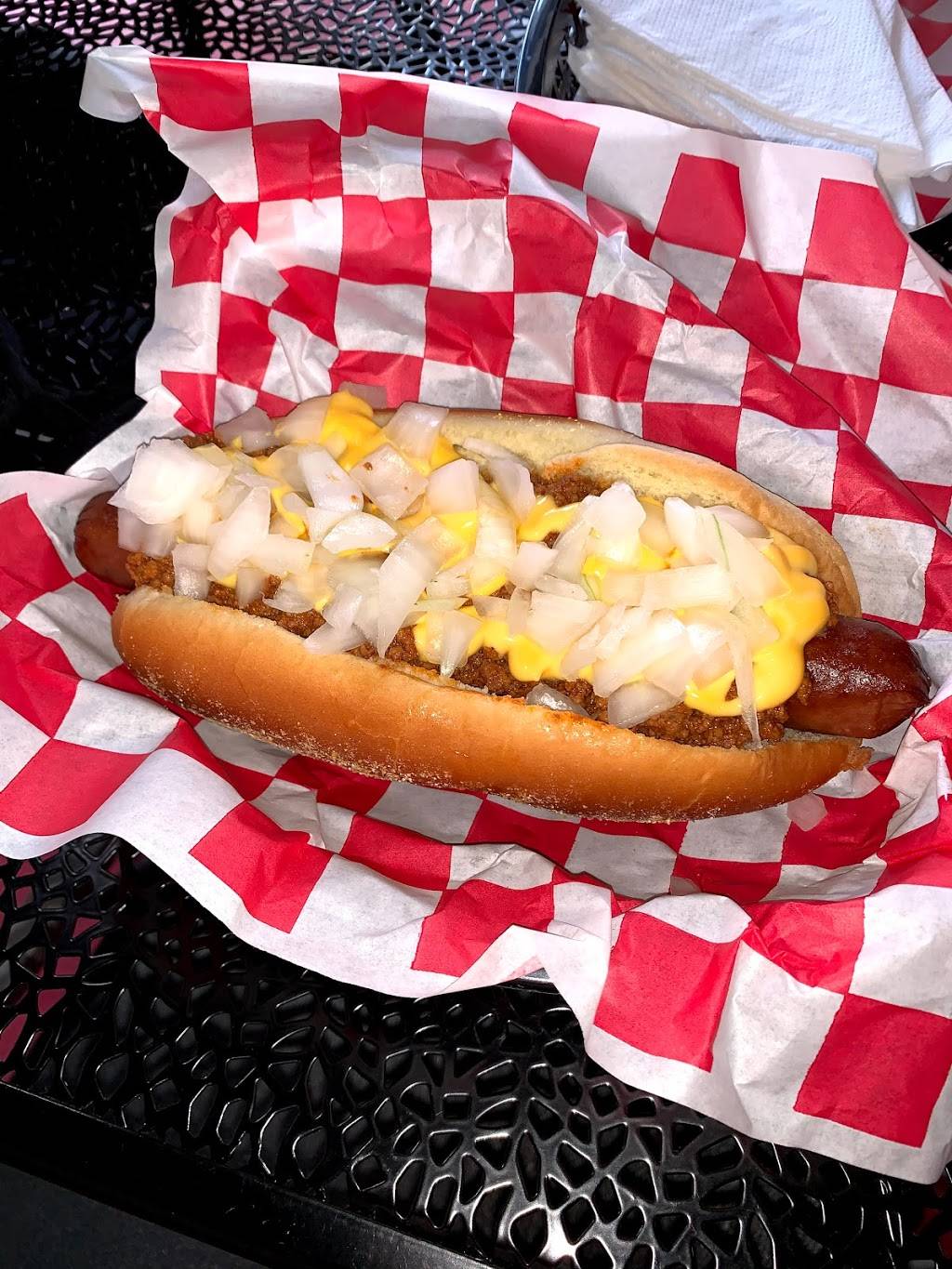 Piggys Place | restaurant | 2028 Magnolia Ave, Buena Vista, VA 24416, USA | 5407848015 OR +1 540-784-8015