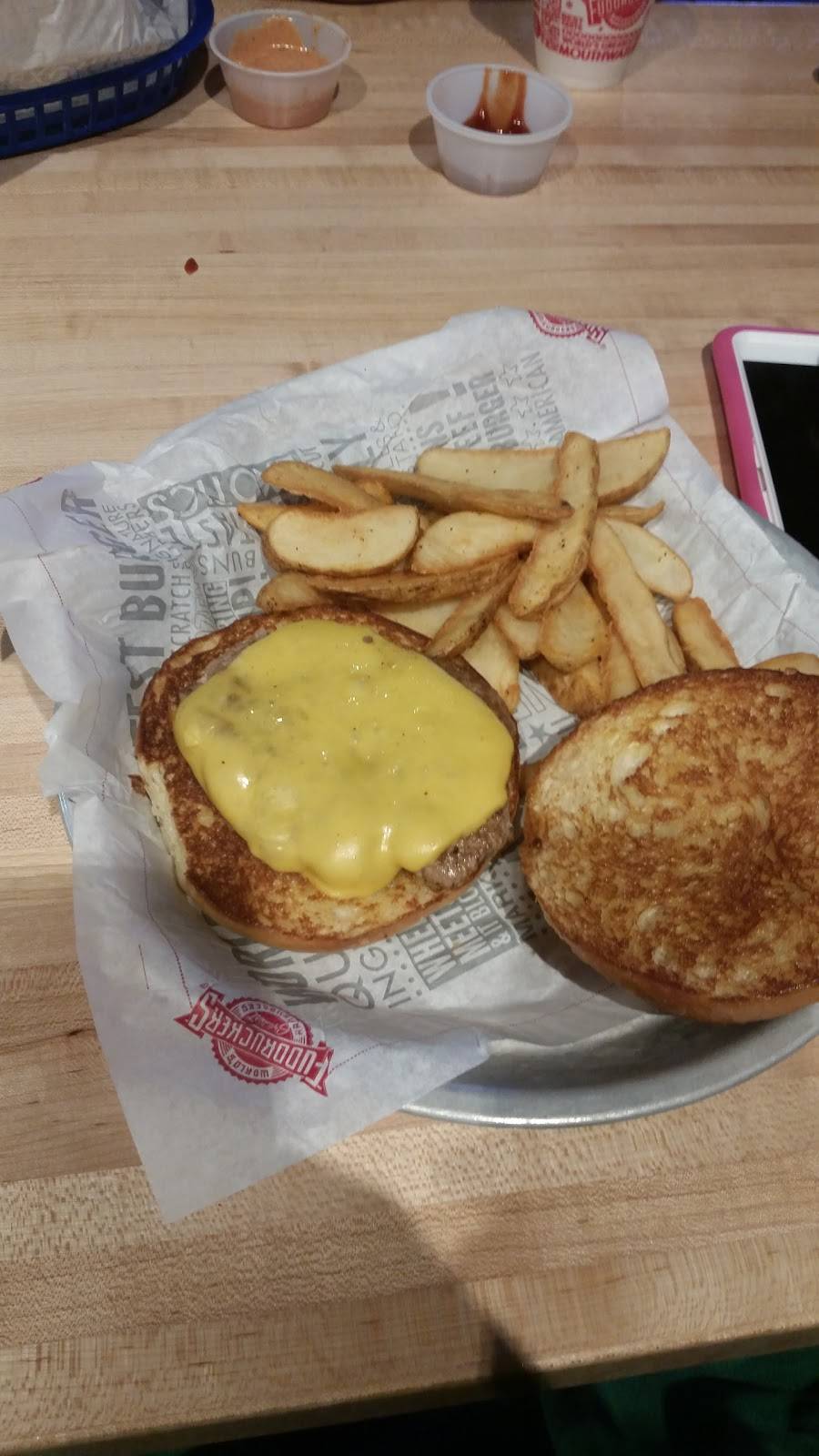 Lubys | restaurant | 20001 Gulf Fwy, Webster, TX 77598, USA | 2817242692 OR +1 281-724-2692