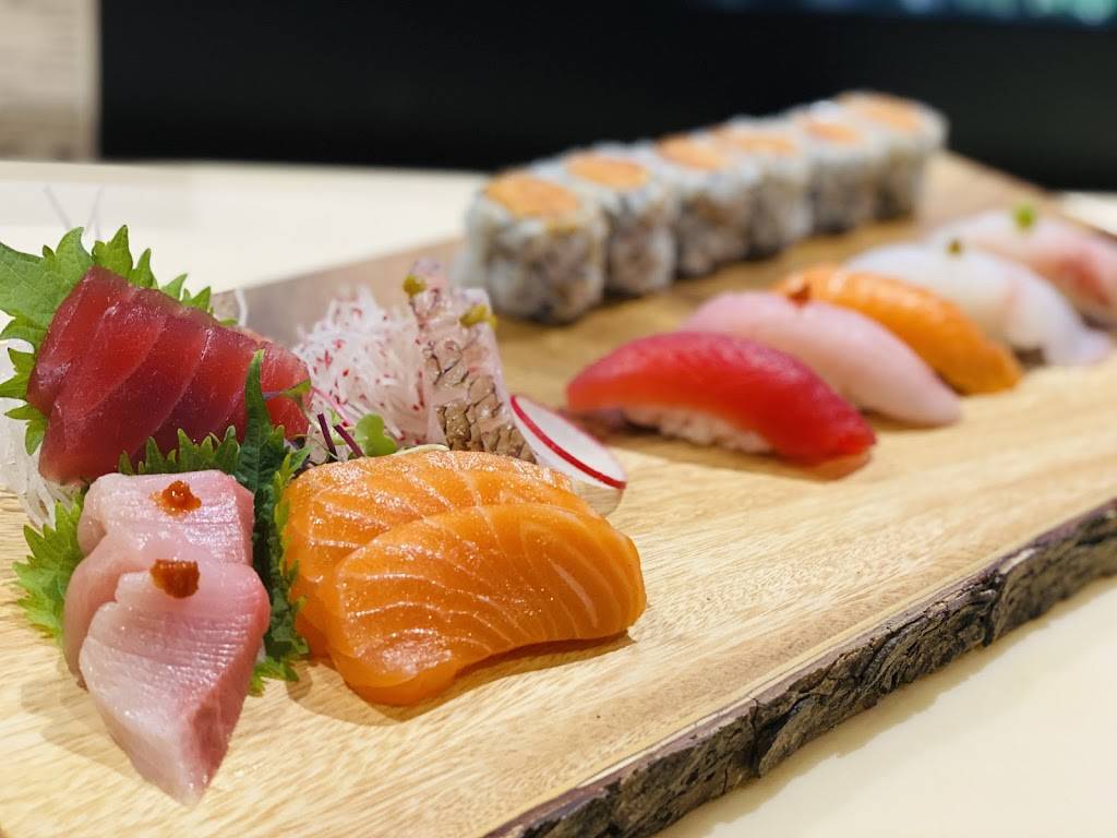 QU JAPAN BISTRO & BAR | restaurant | 1635 Market St # 103, Philadelphia, PA 19103, USA | 2673629999 OR +1 267-362-9999