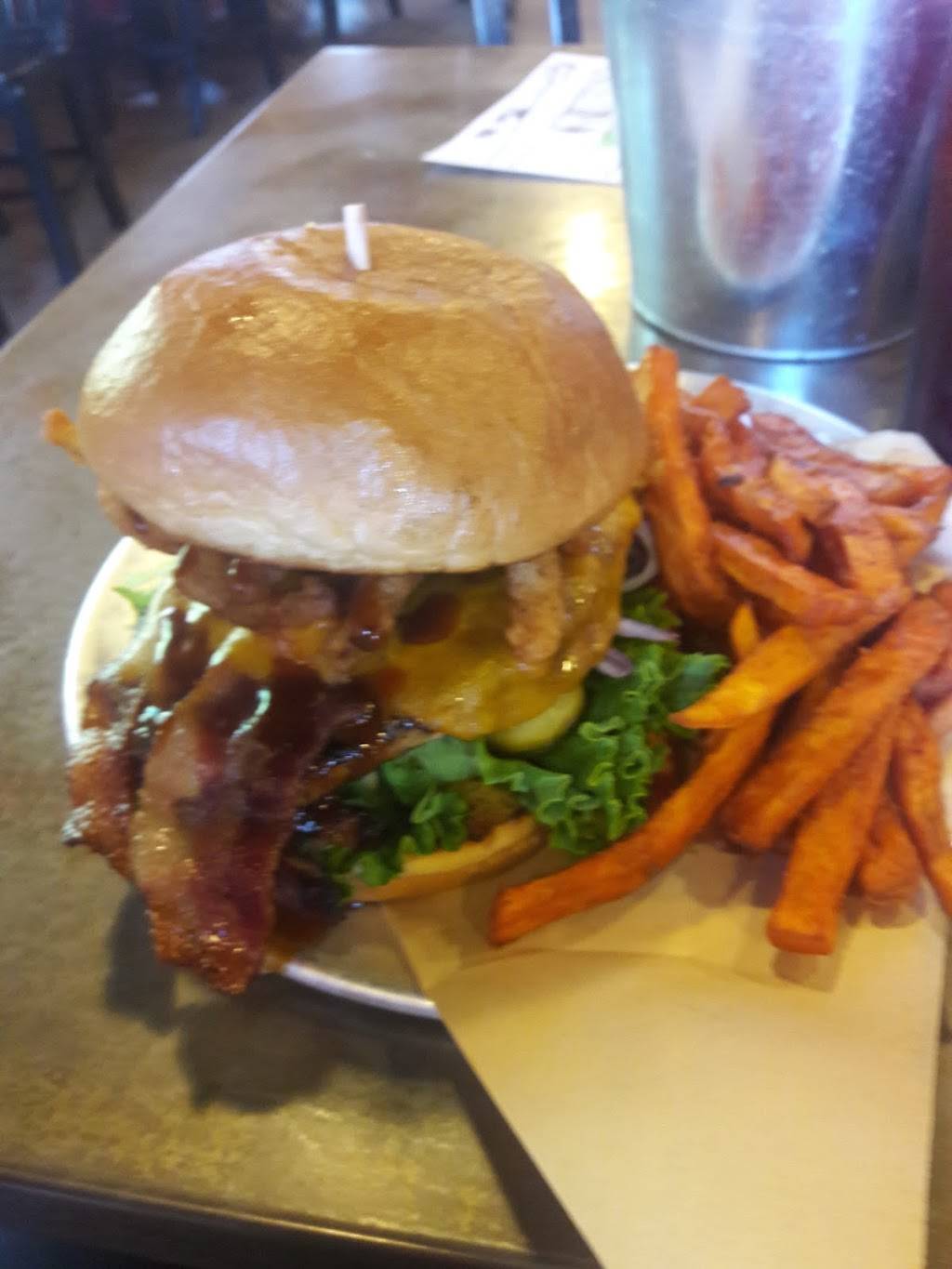 Smokey Canyon BBQ | restaurant | 5225 Canyon Crest Dr #9, Riverside, CA 92507, USA | 9517828808 OR +1 951-782-8808