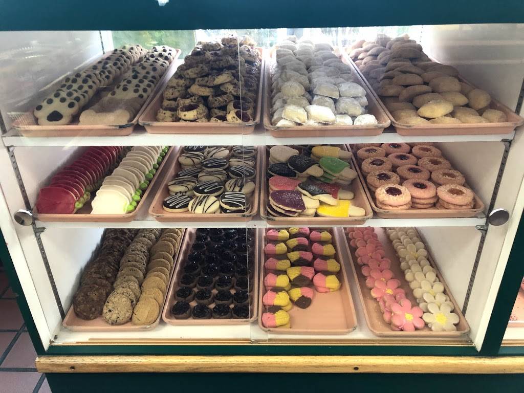 Gussies Tamales & Bakery | bakery | 2200 N Piedras St, El Paso, TX 79930, USA | 9155668209 OR +1 915-566-8209