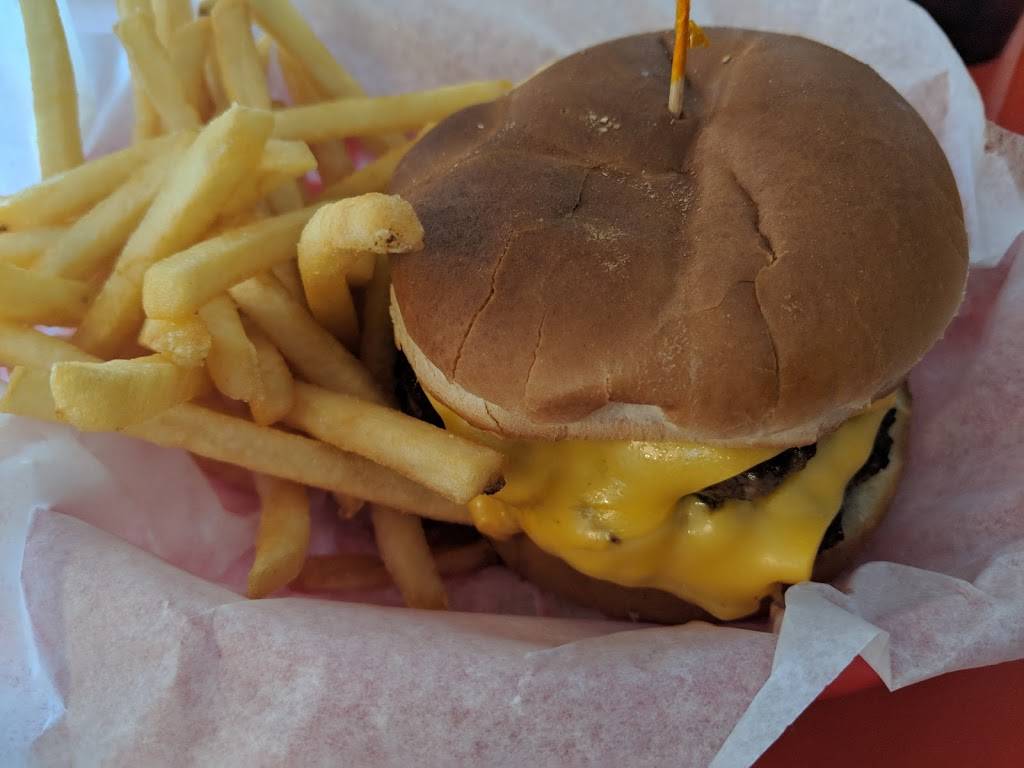 Gordons Drive-In Restaurant | restaurant | 122 W Commercial St, Mazomanie, WI 53560, USA | 6087952330 OR +1 608-795-2330