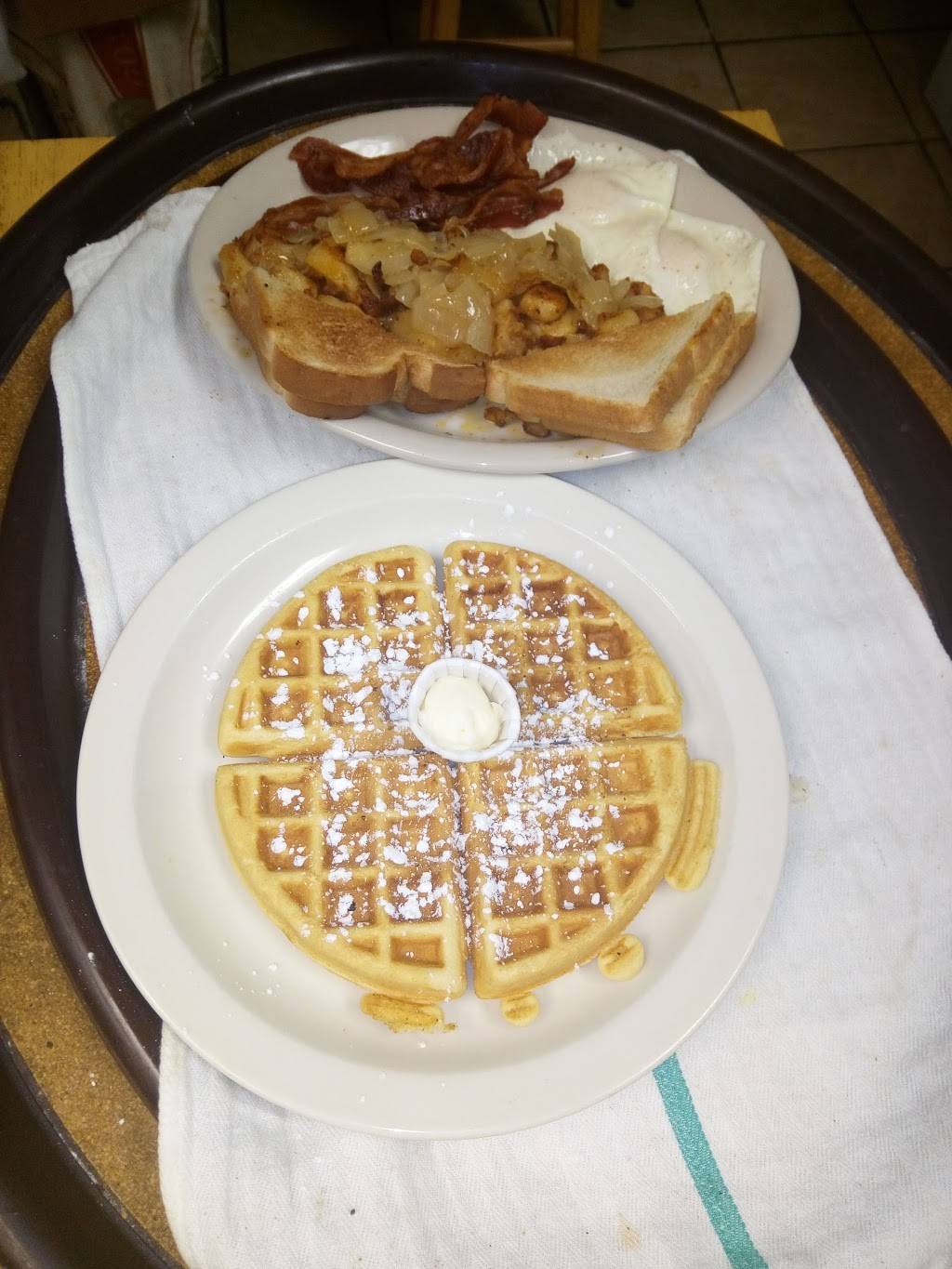 Heidis Place | restaurant | 685 Warren Ave, Brockton, MA 02301, USA | 5085830060 OR +1 508-583-0060