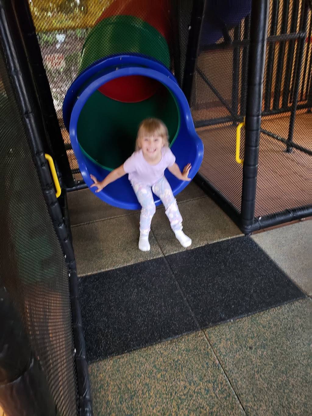 Burger King | restaurant | 1252 Main St, Sanford, ME 04073, USA | 2073248797 OR +1 207-324-8797