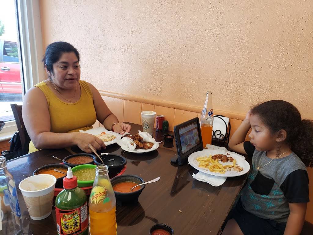 Panaderia Y Pasteleria Ahtziri | restaurant | 475 NE 20th St, Boca Raton, FL 33431, USA | 5612454866 OR +1 561-245-4866