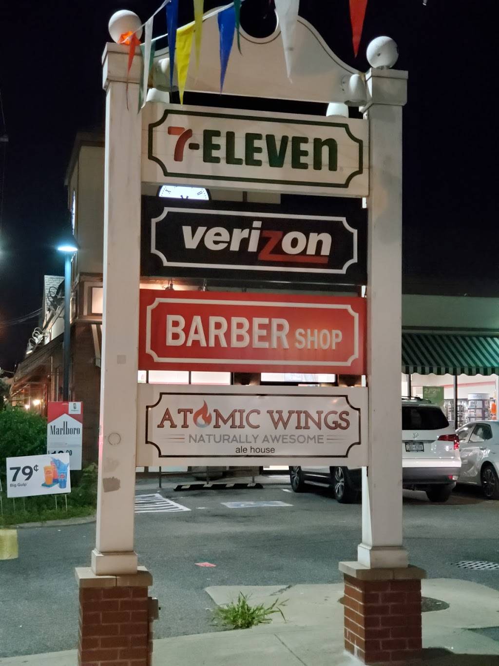 Atomic Wings | restaurant | 250-36 Jericho Turnpike, Floral Park, NY 11001, USA | 5167757521 OR +1 516-775-7521