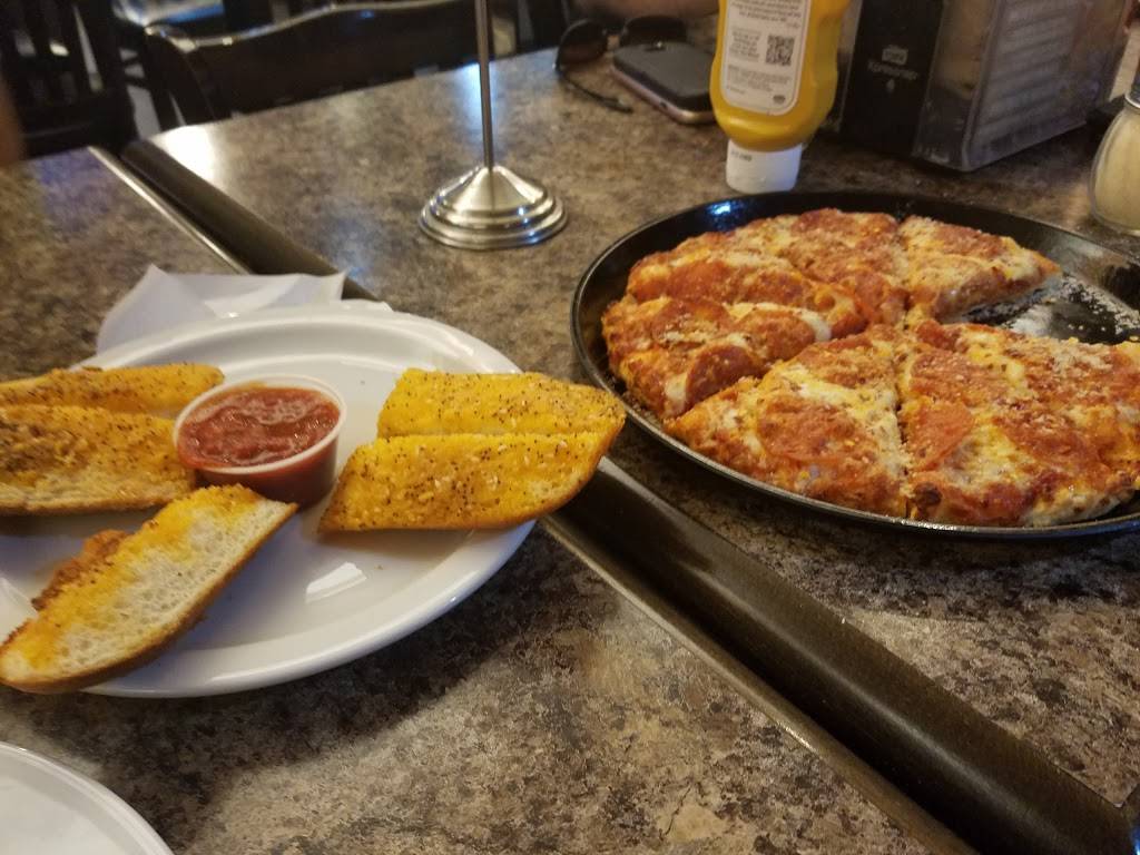 Straw Hat Pizza | restaurant | 18 U.S. 50 Inside Harveys Casino, Stateline, NV 89449, USA | 7755869000 OR +1 775-586-9000