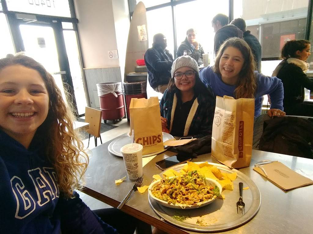 Chipotle Mexican Grill | restaurant | 10400 Old Georgetown Rd, Bethesda, MD 20814, USA | 3012142410 OR +1 301-214-2410