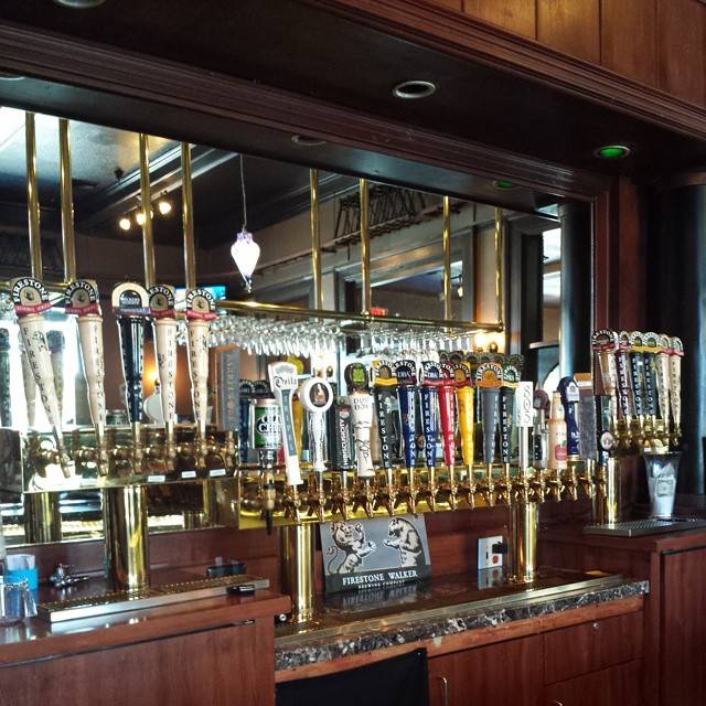 10 East Kitchen & Tap House | restaurant | 10 E Main St, Turlock, CA 95380, USA | 2096691010 OR +1 209-669-1010