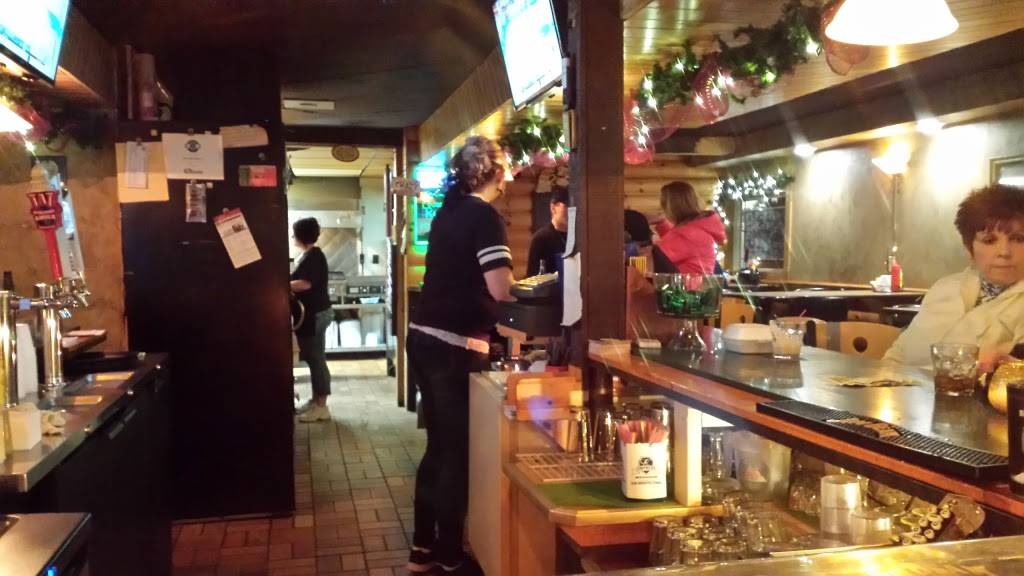 Heart Breakers | restaurant | 950 Forrest Ave, Antigo, WI 54409, USA | 7156272211 OR +1 715-627-2211