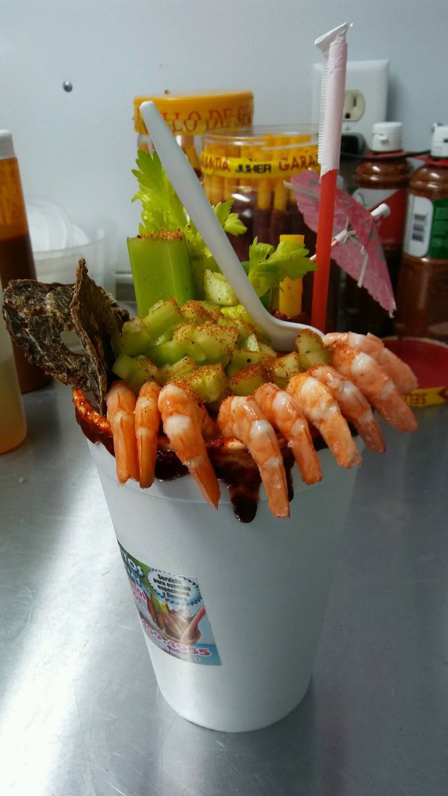 Clamatos Delicias | restaurant | 4098 N 35th Ave, Phoenix, AZ 85017, USA | 6024594955 OR +1 602-459-4955