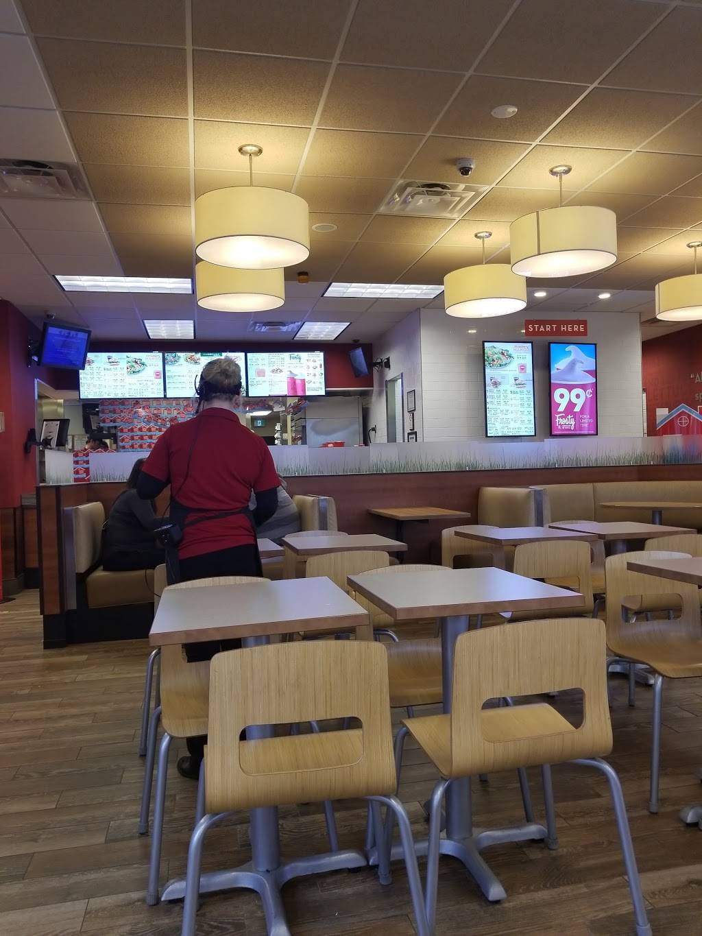 Wendys | restaurant | 1124 Chemong Rd Rr #1, Peterborough, ON K9J 6X2, Canada | 7057457629 OR +1 705-745-7629