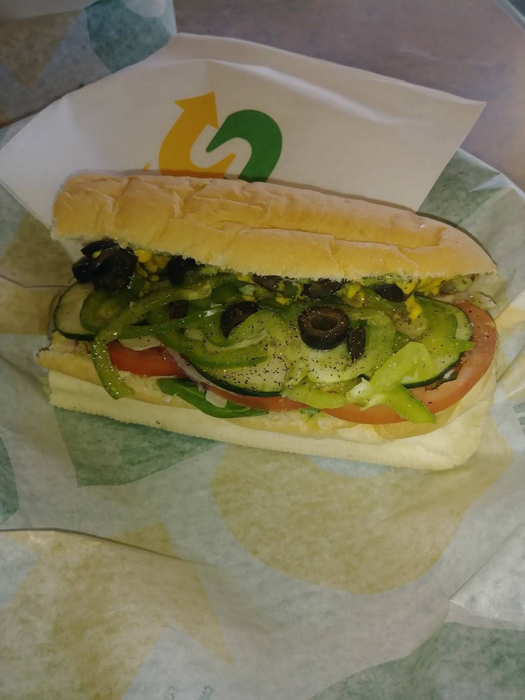 Subway | meal takeaway | 5961 6th Ave Building B, Tacoma, WA 98406, USA | 2535644393 OR +1 253-564-4393