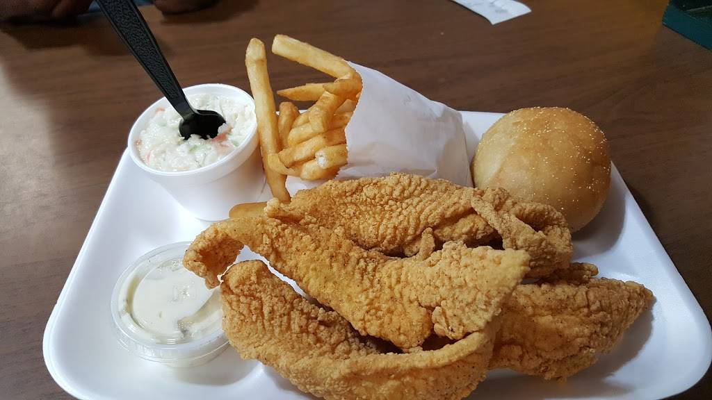 Faustos Family Restaurant | restaurant | 14514 US-165, Kinder, LA 70648, USA | 3377385676 OR +1 337-738-5676