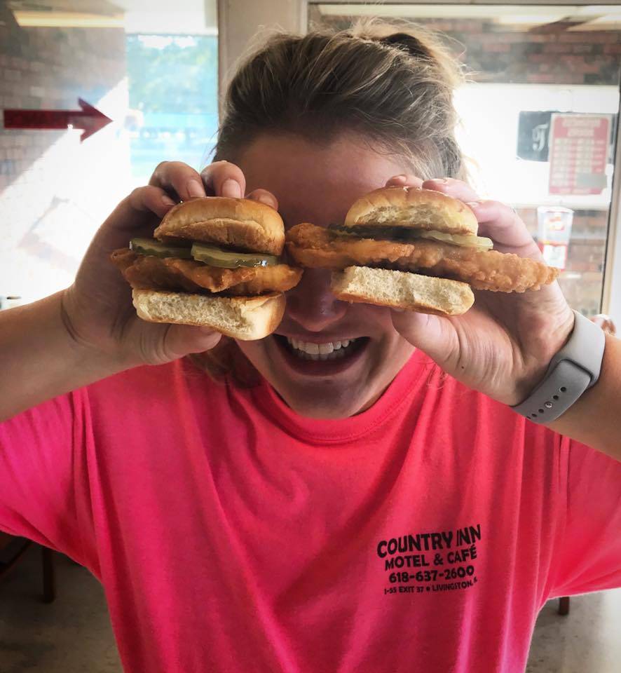 Country Inn Cafe & Motel | cafe | 536 Veterans Memorial Dr, Livingston, IL 62058, USA | 6186372600 OR +1 618-637-2600