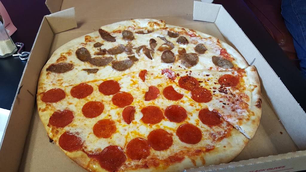 Falcones Pizzeria | restaurant | 6705 N May Ave, Oklahoma City, OK 73116, USA | 4052422222 OR +1 405-242-2222