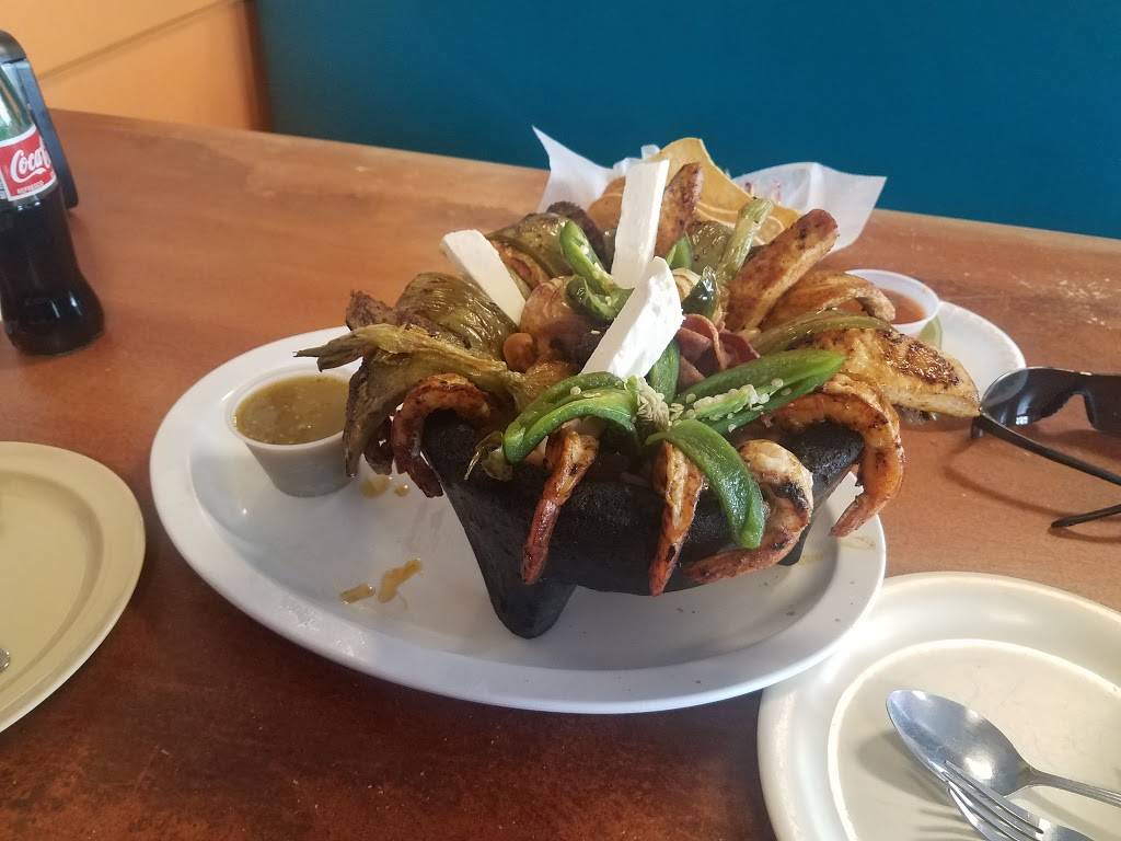 Mariscos Las Islitas | restaurant | 5105 E Sahara Ave, Las Vegas, NV 89142, USA | 7023316860 OR +1 702-331-6860