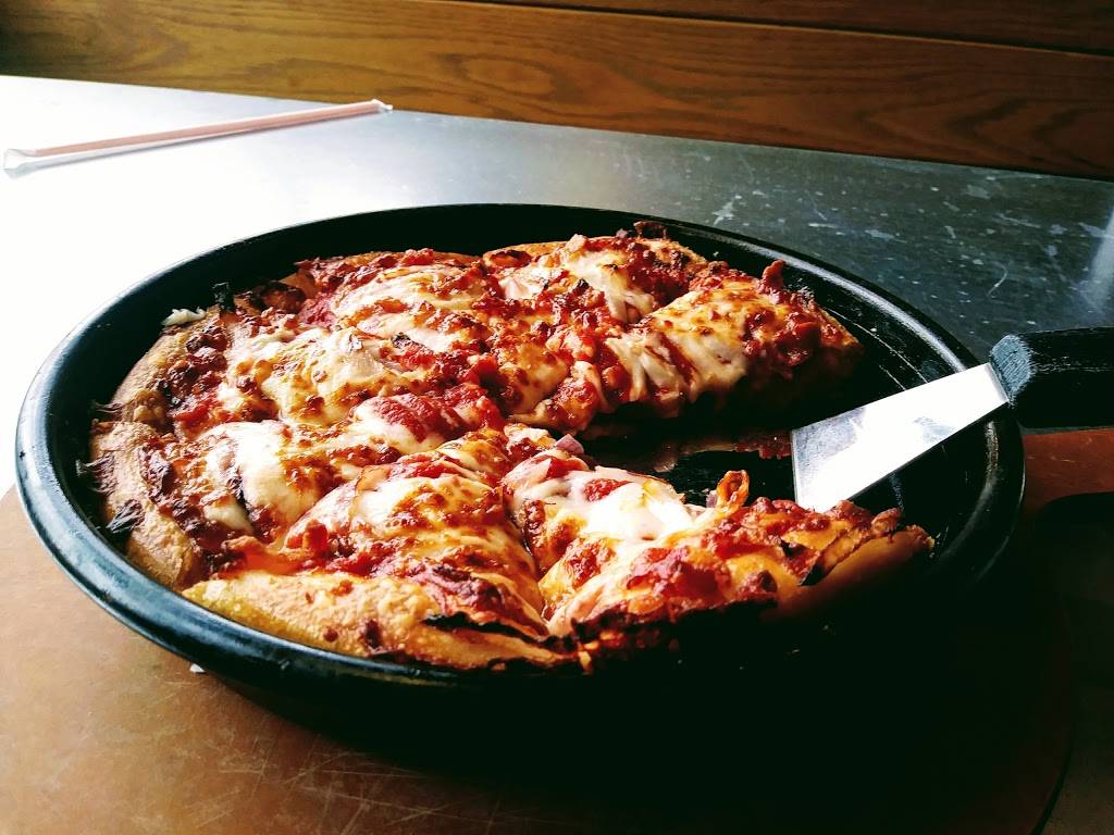 Pizza Hut | meal takeaway | 8300 Grand River Ave, Brighton, MI 48114, USA | 8102277788 OR +1 810-227-7788