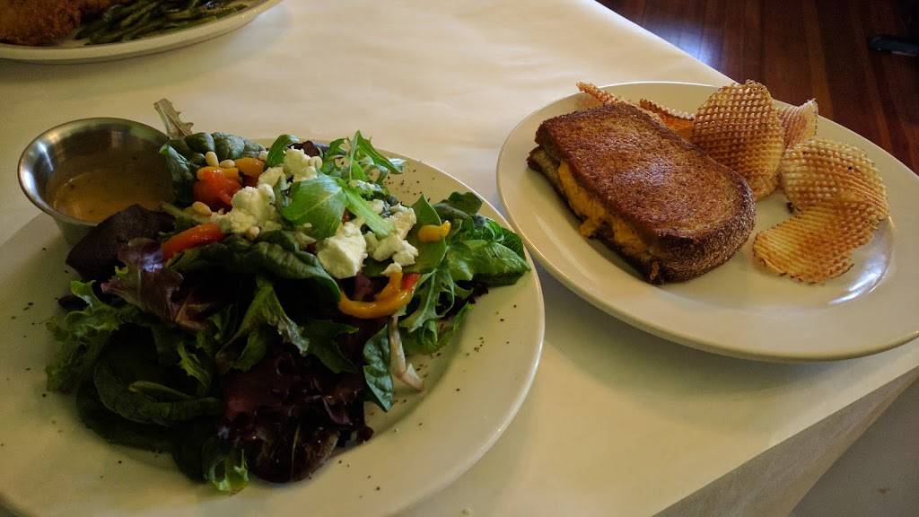 Emils | restaurant | 210 E Lincoln St, Tullahoma, TN 37388, USA | 9314617070 OR +1 931-461-7070