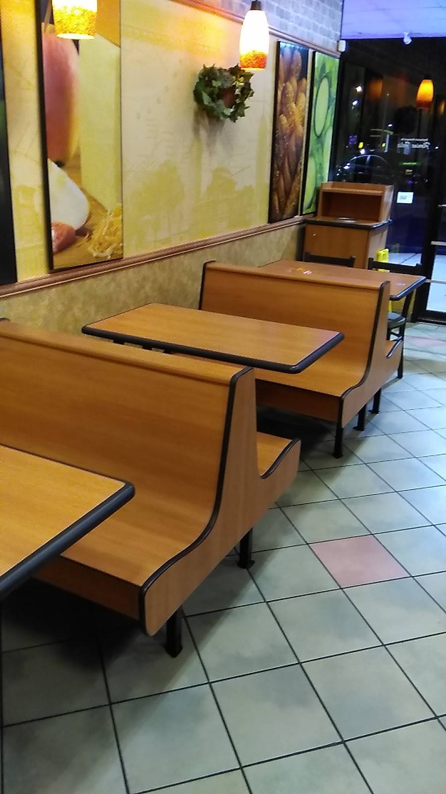 Subway Restaurants | restaurant | 2616 US-92, Lakeland, FL 33801, USA | 8636670777 OR +1 863-667-0777