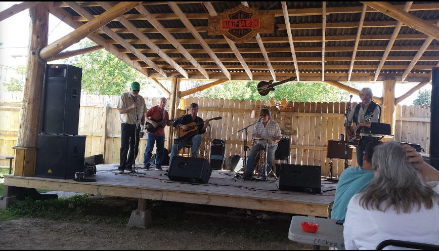 Locker Room Bar & Grill | restaurant | 403 Roosevelt Ave, Coleraine, MN 55722, USA | 2182453976 OR +1 218-245-3976