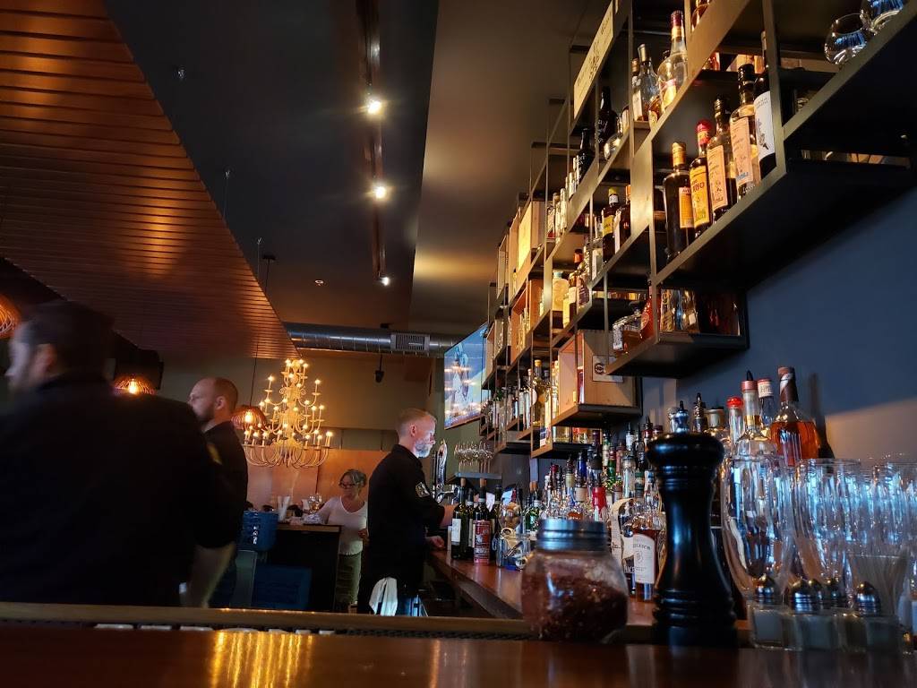 Ragazza Food & Wine | restaurant | 4301 Main St, Kansas City, MO 64111, USA | 8169604744 OR +1 816-960-4744