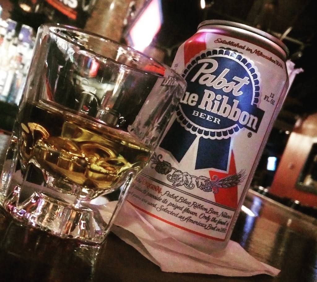 The Watering Hole | restaurant | 106 E 19th St, New York, NY 10003, USA | 2126745783 OR +1 212-674-5783