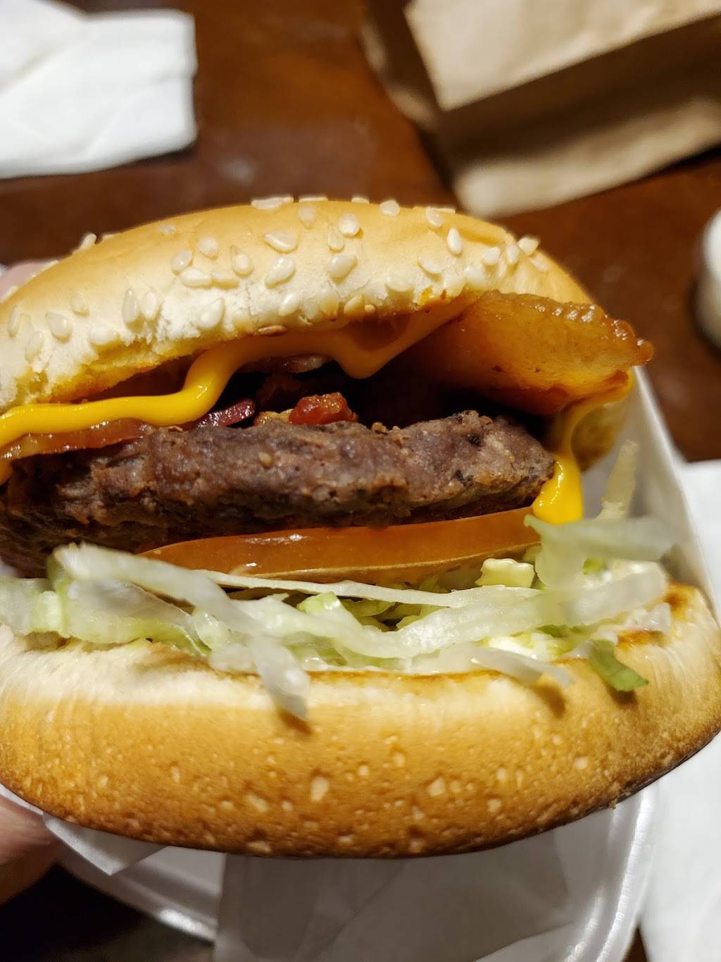 Hamburger Haven | restaurant | 718 Muldoon Rd, Anchorage, AK 99504, USA | 9073376141 OR +1 907-337-6141