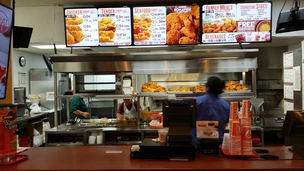 Popeyes Louisiana Kitchen | restaurant | 1011 E Pleasant Run Rd, DeSoto, TX 75115, USA | 9722243301 OR +1 972-224-3301