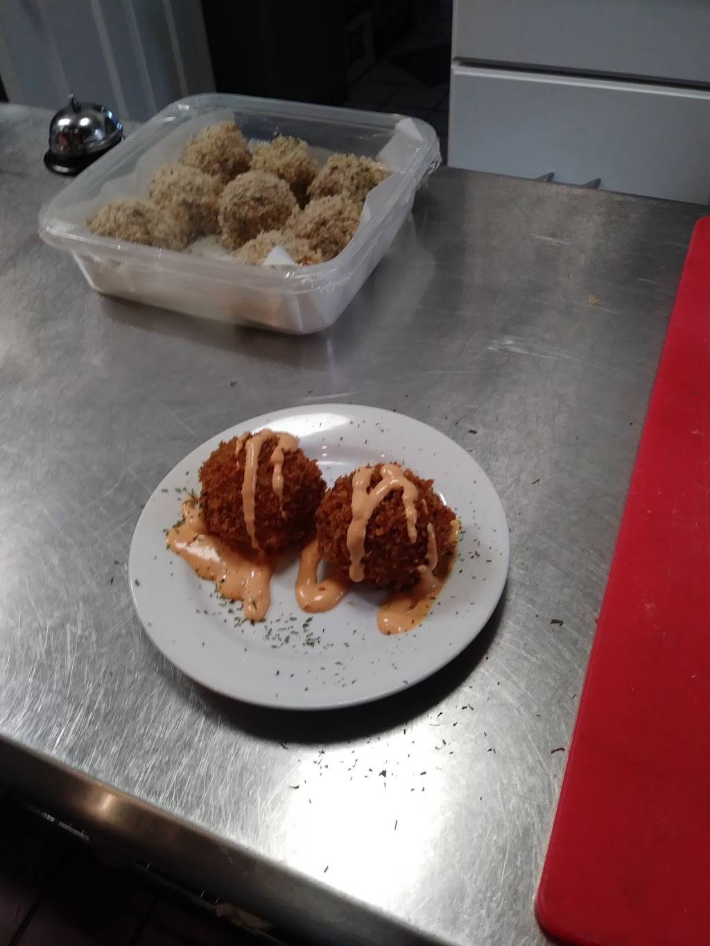 The Regatta Bar | restaurant | 6062 River Rd, East China, MI 48054, USA | 8107658414 OR +1 810-765-8414