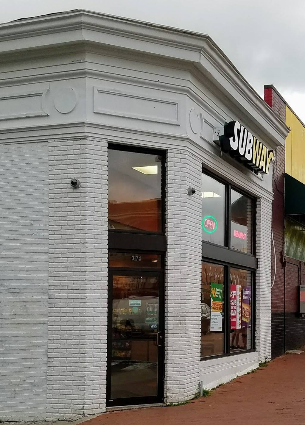Subway Restaurants | restaurant | 3160-3174 Mt Pleasant St NW, Washington, DC 20010, USA | 2028422273 OR +1 202-842-2273