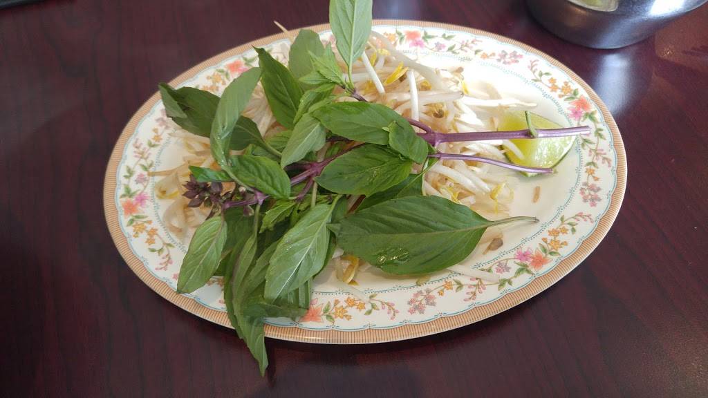 Pho Mi T&T | restaurant | 583 Brant St, Burlington, ON L7R 2G6, Canada | 9056311888 OR +1 905-631-1888