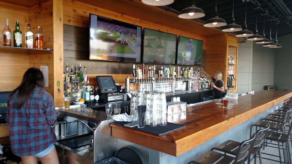 30hop Iowa River Landing | restaurant | 900 E 2nd Ave, Coralville, IA 52241, USA | 3193513800 OR +1 319-351-3800