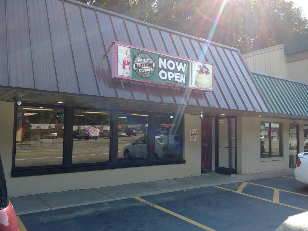 Philly Pretzel Factory | bakery | 2311 Babcock Blvd, Pittsburgh, PA 15237, USA | 4124083375 OR +1 412-408-3375