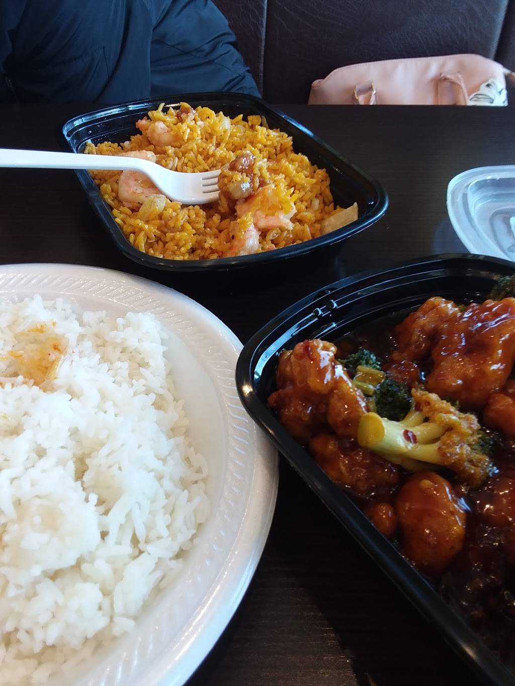 Golden Wok | restaurant | 9253 Kingston Pike, Knoxville, TN 37922, USA | 8655399202 OR +1 865-539-9202