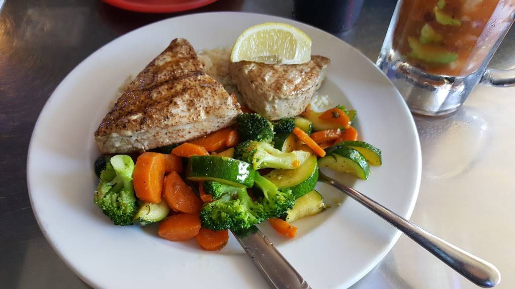 Fish N Tails Oyster Bar | restaurant | 221 W Polk St #101, Richardson, TX 75081, USA | 9724799944 OR +1 972-479-9944