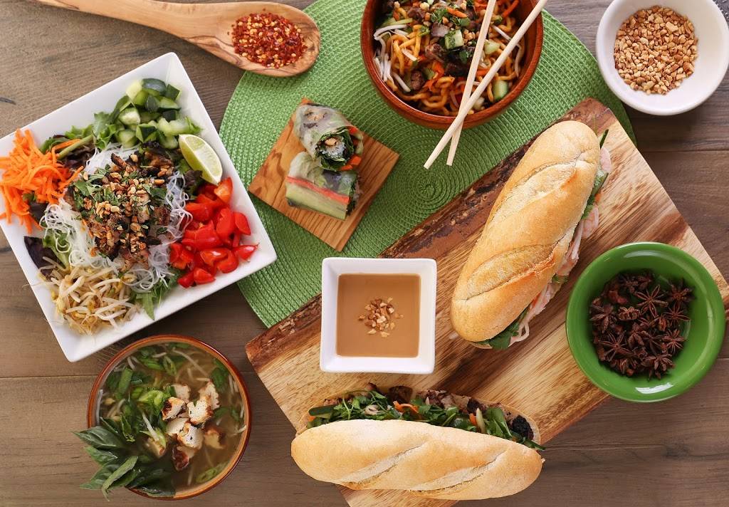 Viet Nom Nom | restaurant | 618 1/2 Church St, Evanston, IL 60201, USA | 8478596326 OR +1 847-859-6326