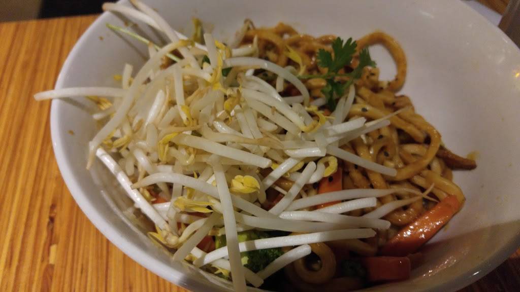 Noodles and Company | restaurant | 1607 Village Market Boulevard Southeast, Leesburg, VA 20175, USA | 7034431284 OR +1 703-443-1284