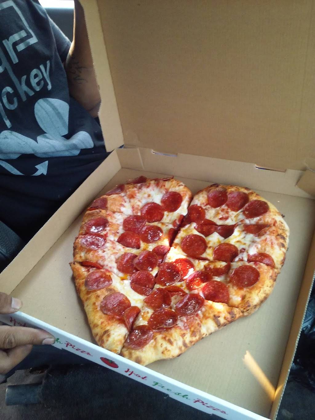 Walkers Pizza & Deli | restaurant | 4939 E Washington St, Stockton, CA 95215, USA | 2094658955 OR +1 209-465-8955