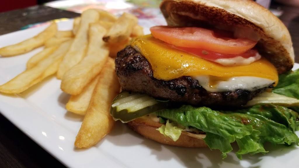 Red Robin Gourmet Burgers and Brews | restaurant | 7575 W Edgerton Ave, Greenfield, WI 53220, USA | 4144212257 OR +1 414-421-2257