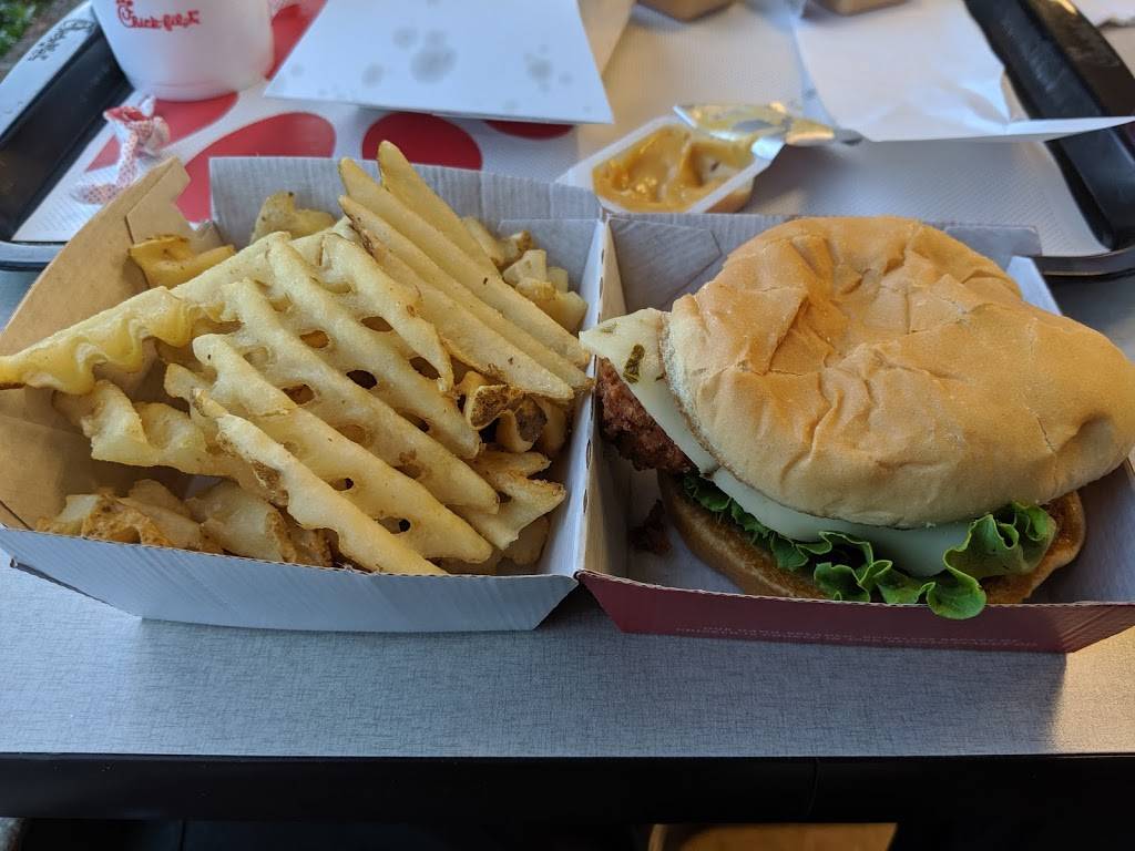 Chick-fil-A | restaurant | 9980 Interstate Commerce Dr, Fort Myers, FL 33913, USA | 2394374800 OR +1 239-437-4800