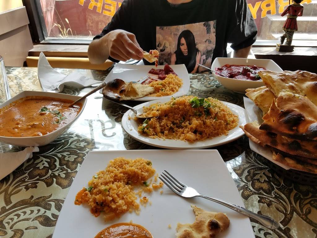 Taj Mahal | restaurant | 1512 W Taylor St, Chicago, IL 60607, USA | 3122266546 OR +1 312-226-6546