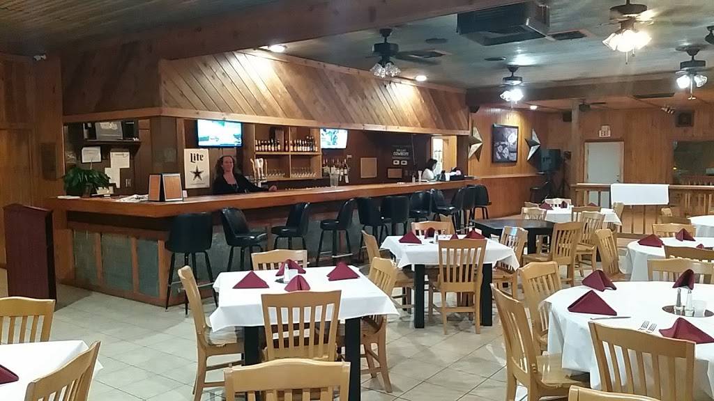 Samanthas of Bandera | restaurant | 702 TX-16, Bandera, TX 78003, USA | 8307155588 OR +1 830-715-5588