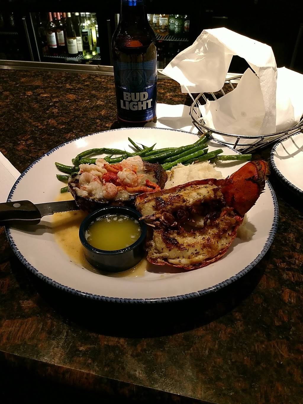 Red Lobster | restaurant | 223 W McGalliard Rd, Muncie, IN 47303, USA | 7652886768 OR +1 765-288-6768