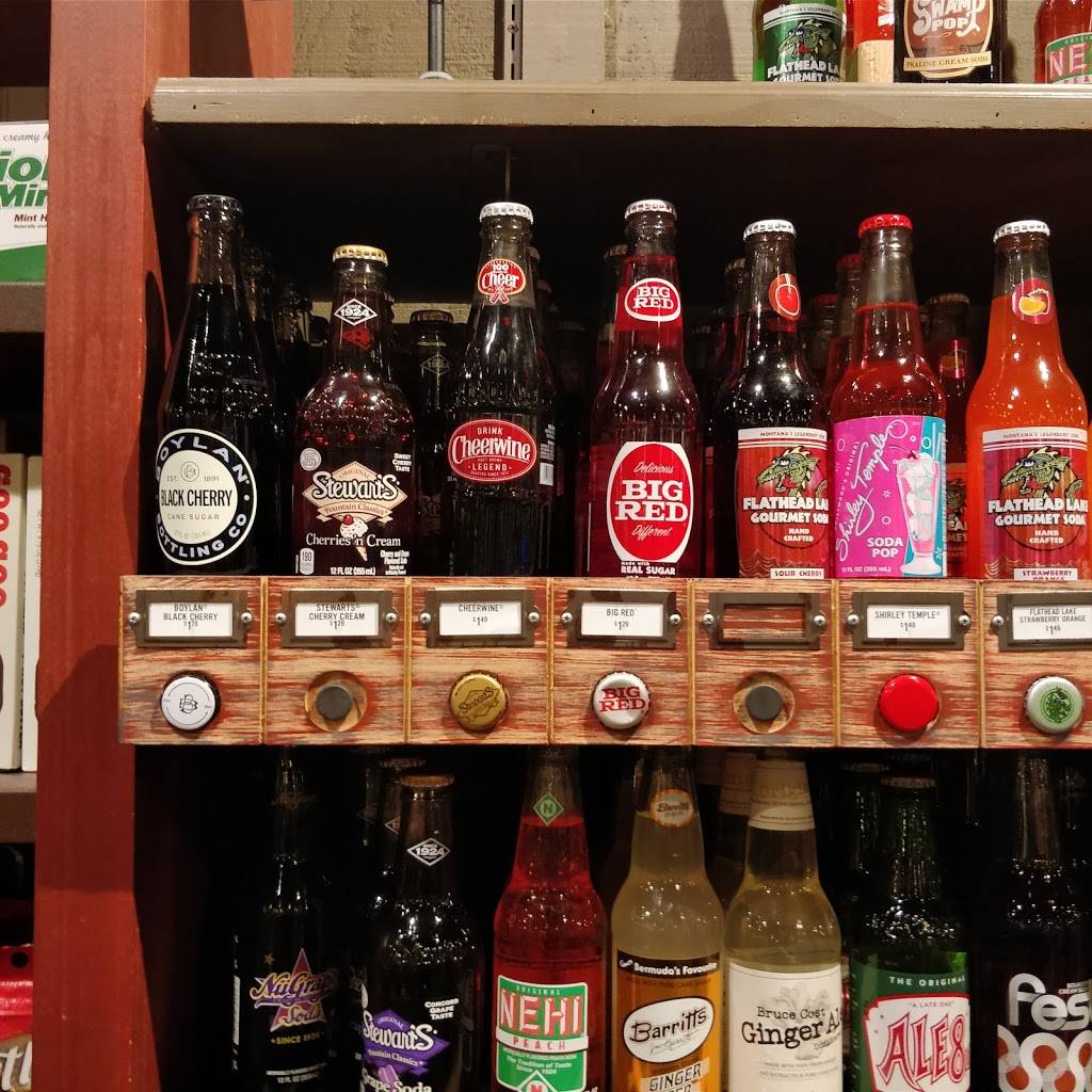 Cracker Barrel Old Country Store | restaurant | 550 Kimball Crossing Dr, Kimball, TN 37347, USA | 4238375618 OR +1 423-837-5618