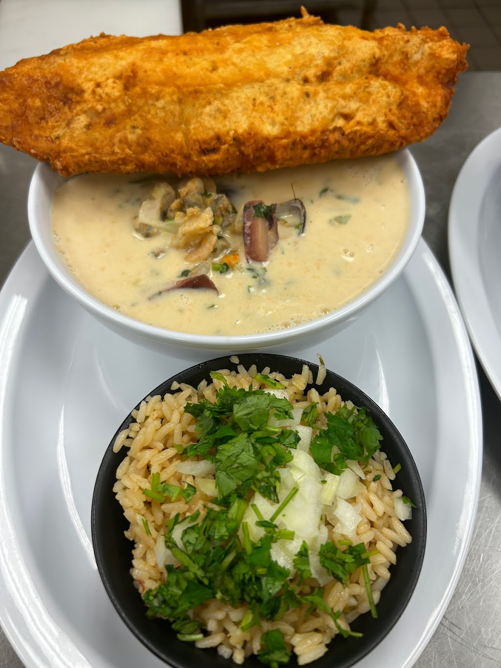 Pupuseria Sabor latino brunch | restaurant | 513 Adams Ave, Philadelphia, PA 19120, USA | 2153779779 OR +1 215-377-9779